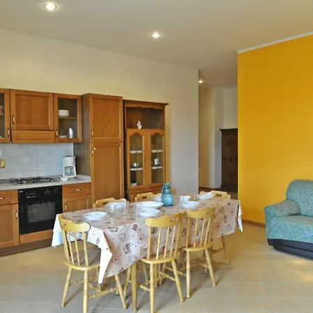 Tommaso 5 Apartment