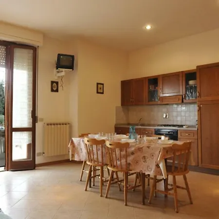 Apartment Tommaso 5 *